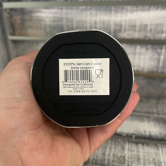 Corkcicle slim can cooler • NWT - Picture 4 of 4